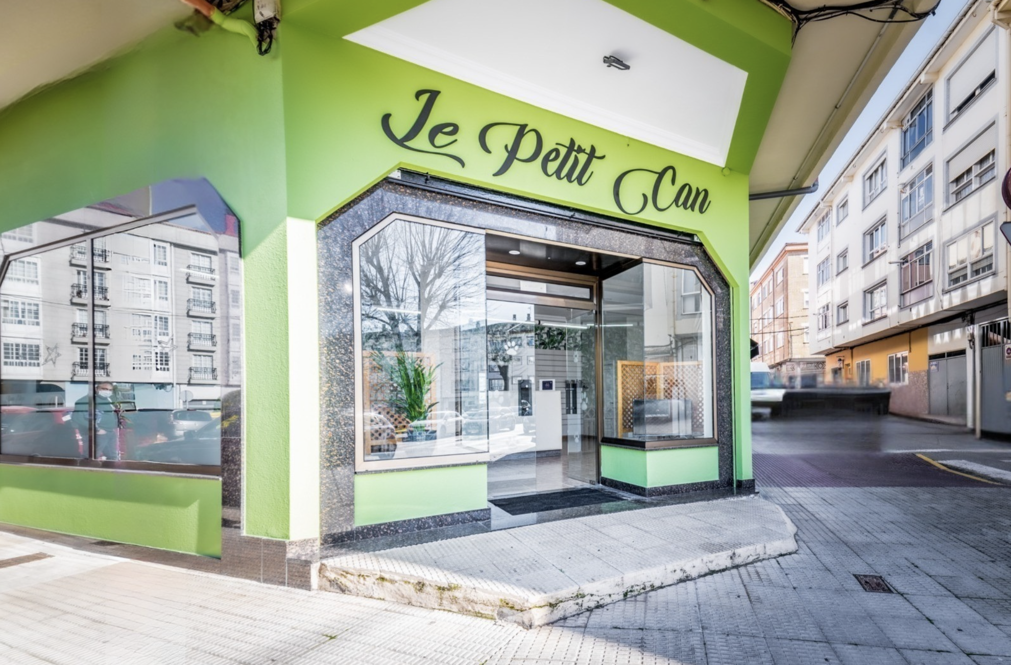 Fachada Le Petit Can